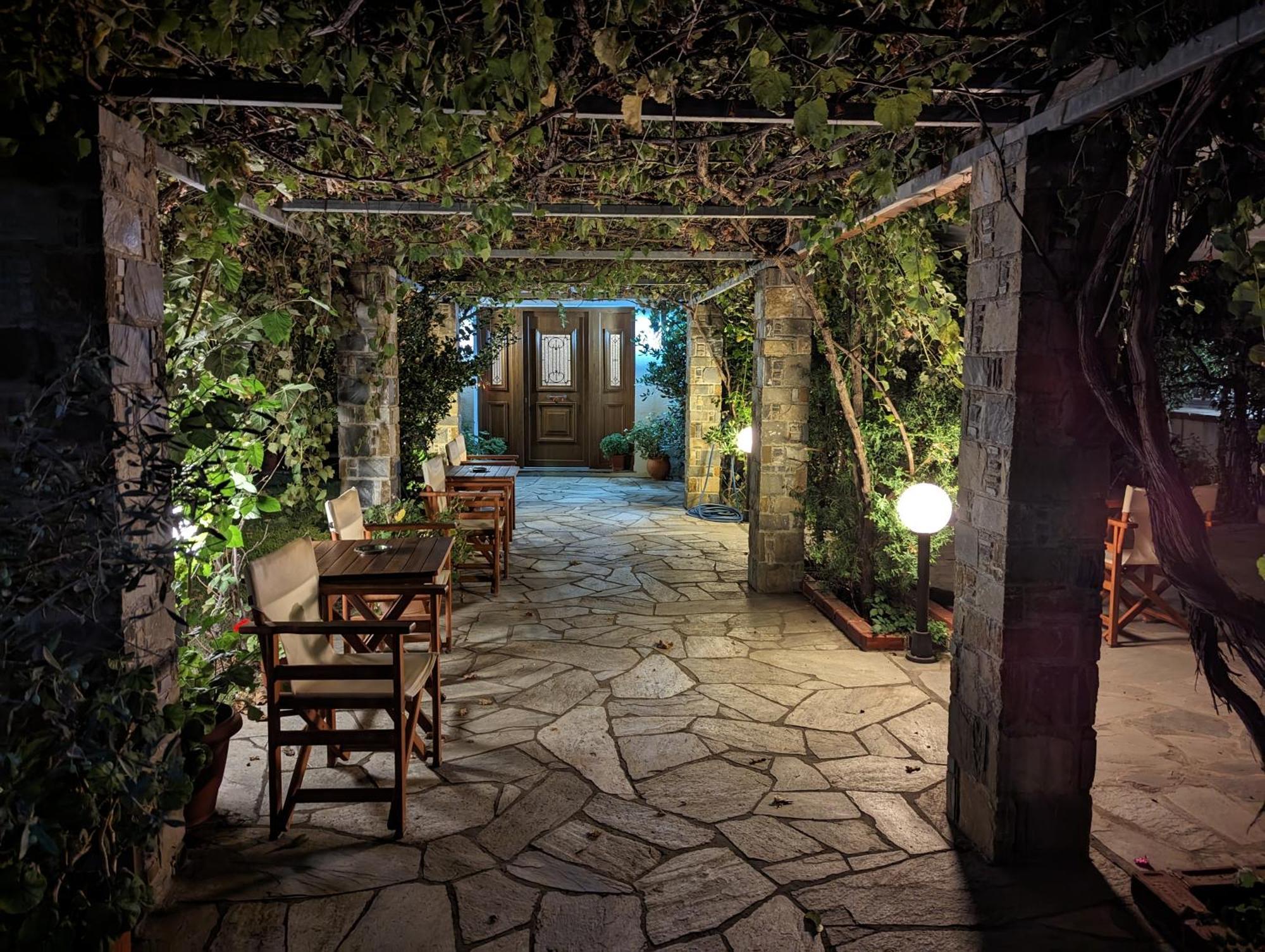 Guesthouse Christos سكوبيلوس تاون المظهر الخارجي الصورة