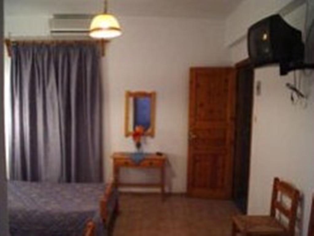 Guesthouse Christos سكوبيلوس تاون الغرفة الصورة